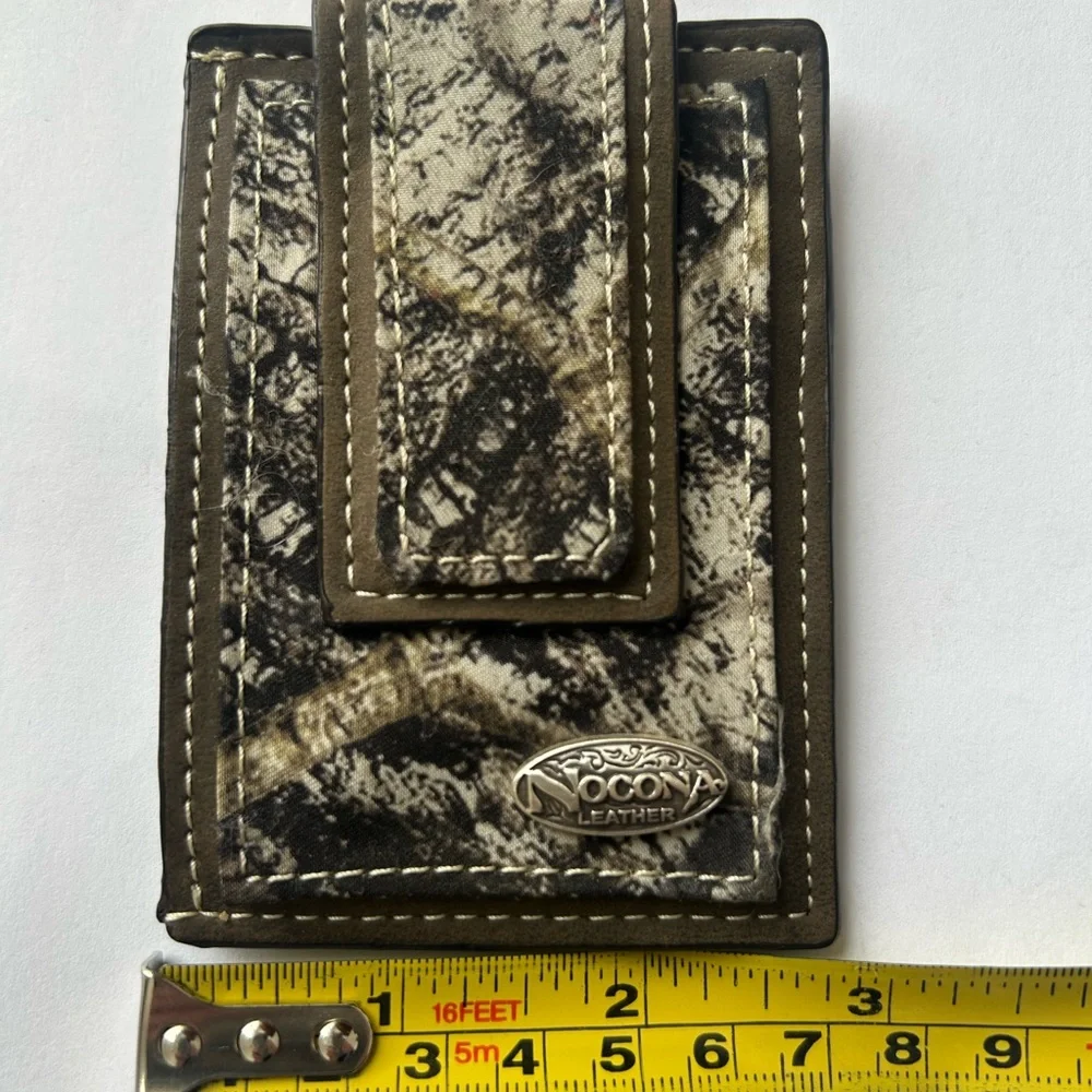 Nocona Men’s Mossy Oak Outdoor Camo Magnetic Money Clip Leather Wallet. NEW